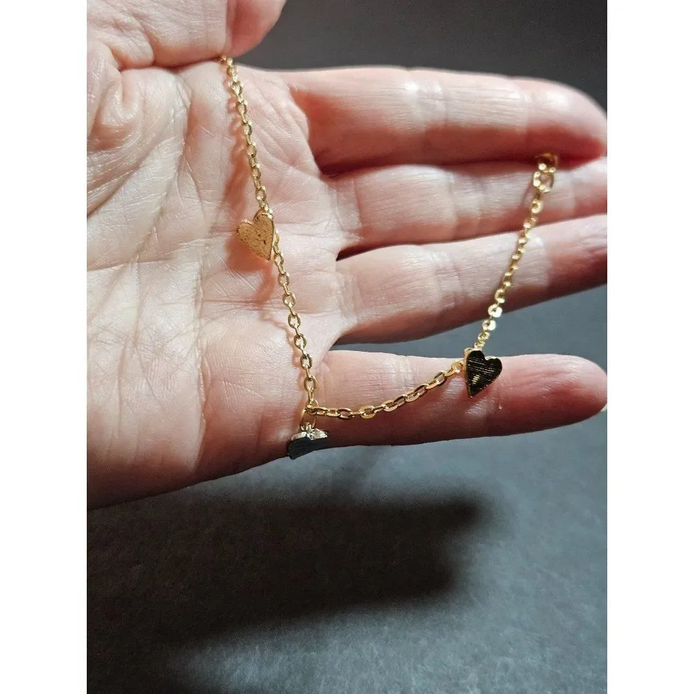 Gold tone heart bracelet 6-8